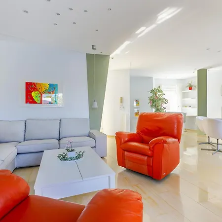 A&n Sea View Family House Holiday home